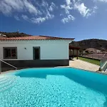 Sunset Tauro Villa *